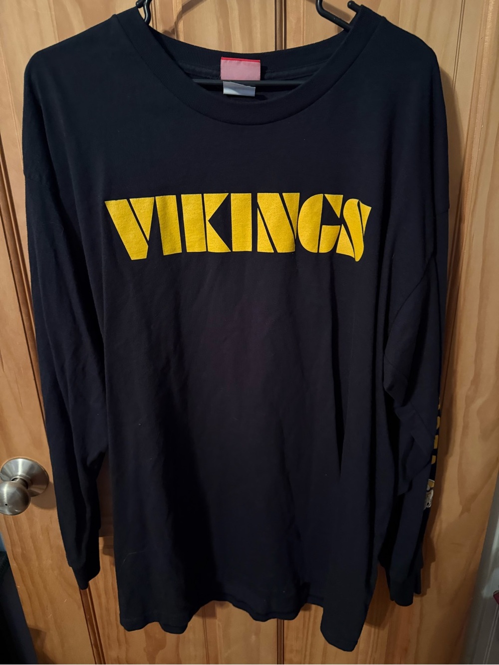 Like New, Men’s Size XL NFL Minnesota Vikings Long Sleeve Shirt